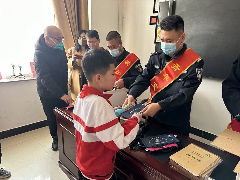 微信图片_20230303162035_副本.jpg