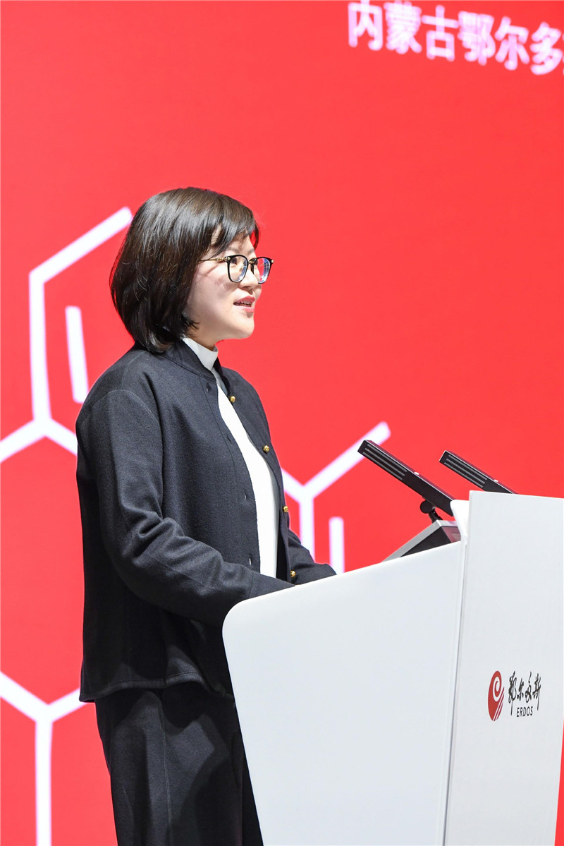 鄂尔多斯集团董事长王臻对象(鄂尔多斯集团董事长王臻对象照片)