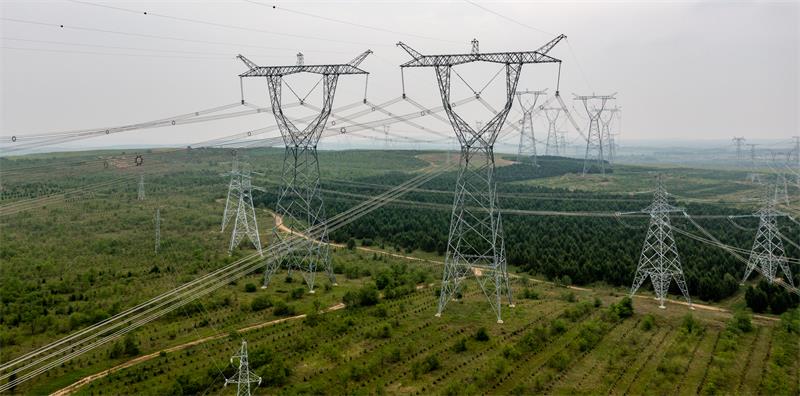锡盟地区特高压输电线路航拍。摄影_孙海强.jpg