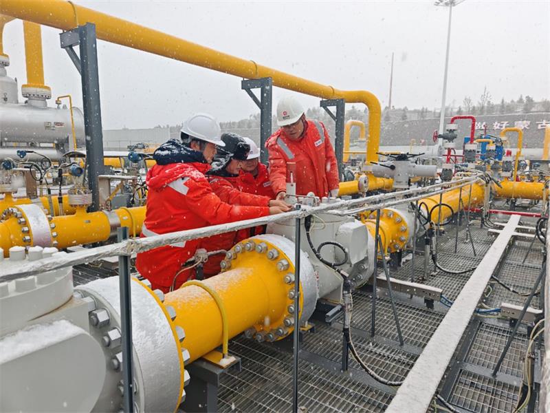 1764206885776899.jpg 设备检查.jpg