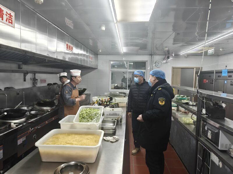 市场监管局针对酒店餐饮安全进行检查1.jpg