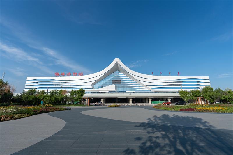 图为锡林浩特车站（张鹤拍摄）.jpeg