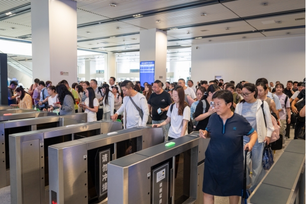 同比增长12.1% 国铁呼和浩特局上半年发送旅客2260万人次 https://www.nmgsb.com.cn/uploads/image/20260706/1783322058776202-lp.jpg