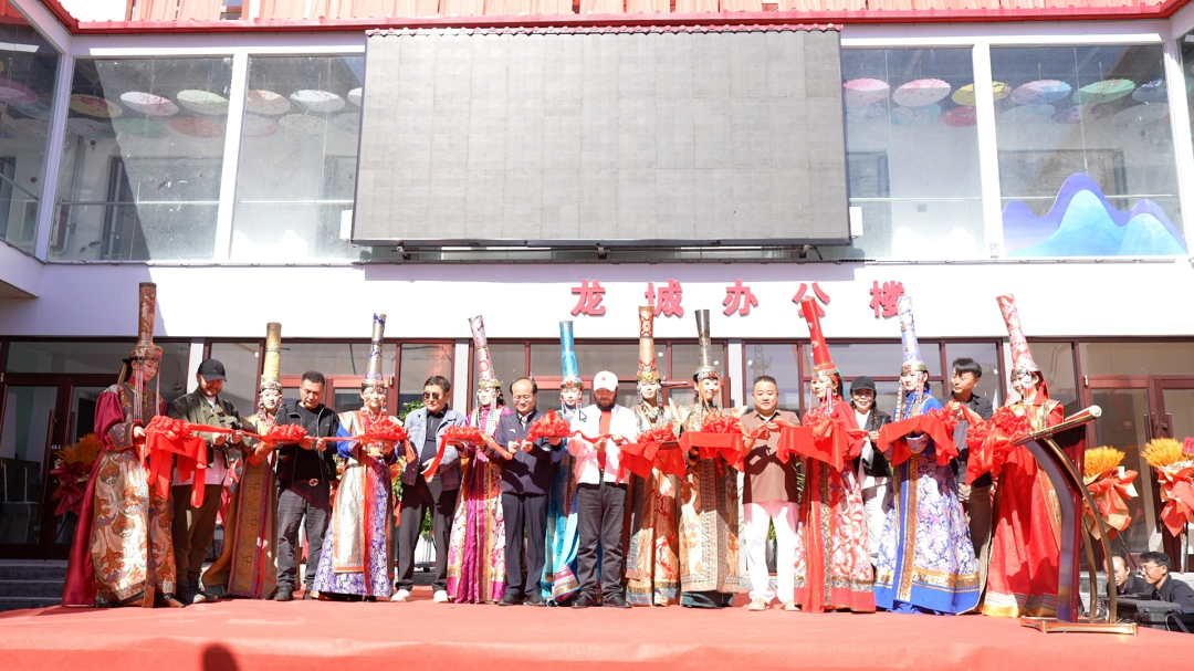 锡林郭勒13旗县好物集结 非遗步行街激活消费新场景 https://www.nmgsb.com.cn/uploads/image/20261006/1791285680989185-lp.png