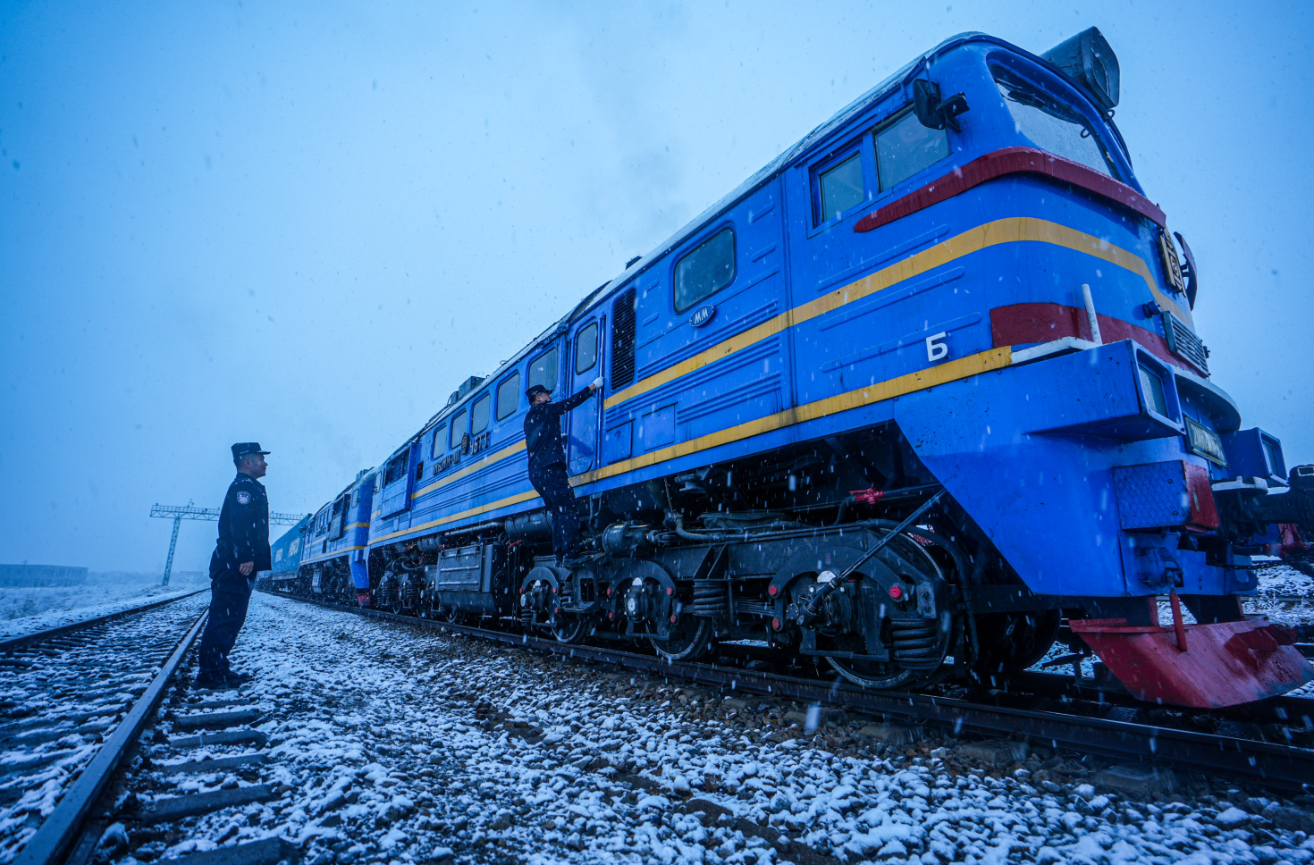 内蒙古二连边检站:风雪天气保通关 https://www.nmgsb.com.cn/uploads/image/20261024/1792857519538977-lp.png