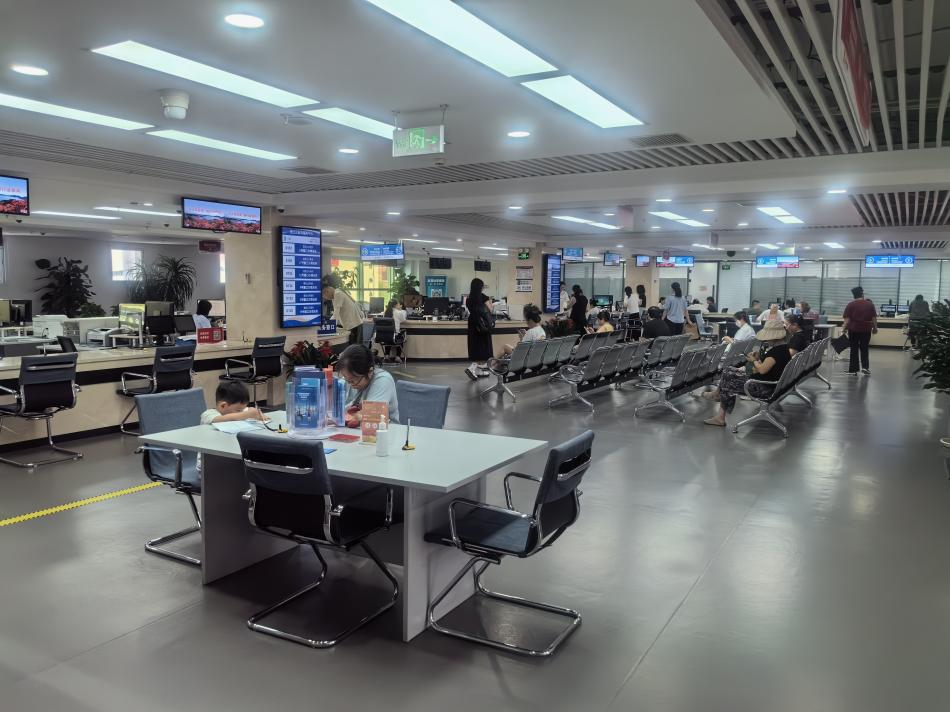 密云区政务服务办事大厅。密云区政务服务和数据管理局供图