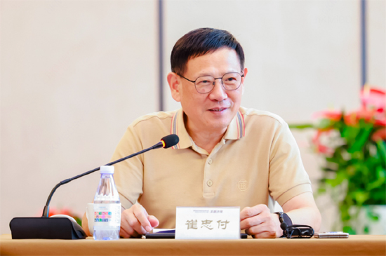 中国物流与采购联合会副会长兼秘书长崔忠付。（受访者供图）