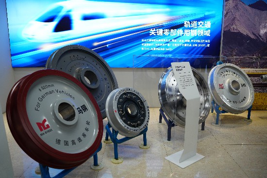 马钢研发的各类轮轴产品。人民网记者 王锐摄