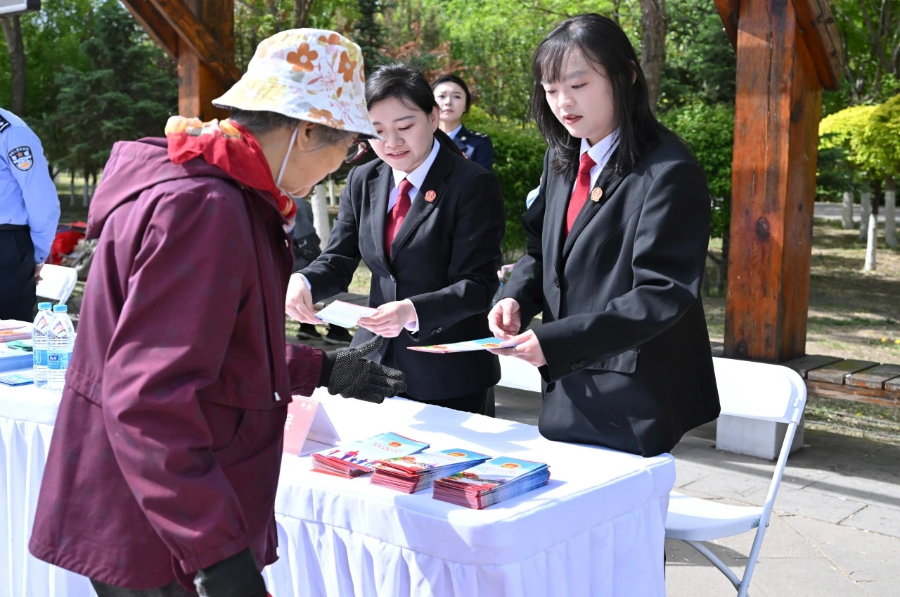 呼和浩特市赛罕区法院开展法治宣传教育活动 https://www.nmgsb.com.cn/uploads/other/20260526/20260526f8549f3111294217b8ad2d5070df67f1_20260526a29bb22ba1db40b69e93d81154a03249.jpg