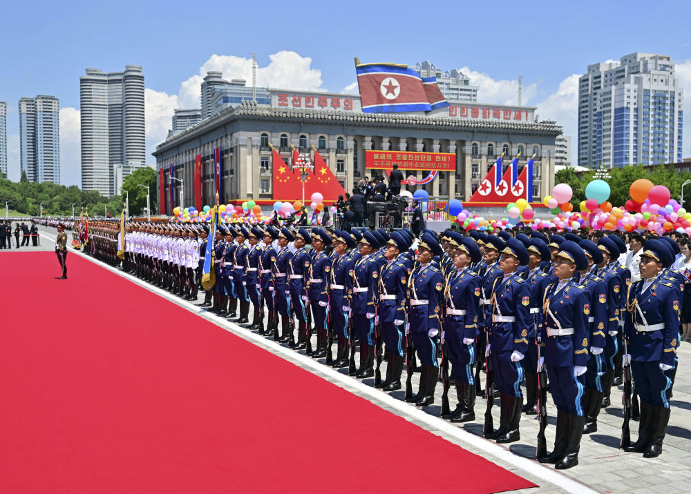 高清大图丨习近平访问朝鲜 朝方举行盛大欢迎仪式 高清大图丨习近平访问朝鲜 朝方举行盛大欢迎仪式