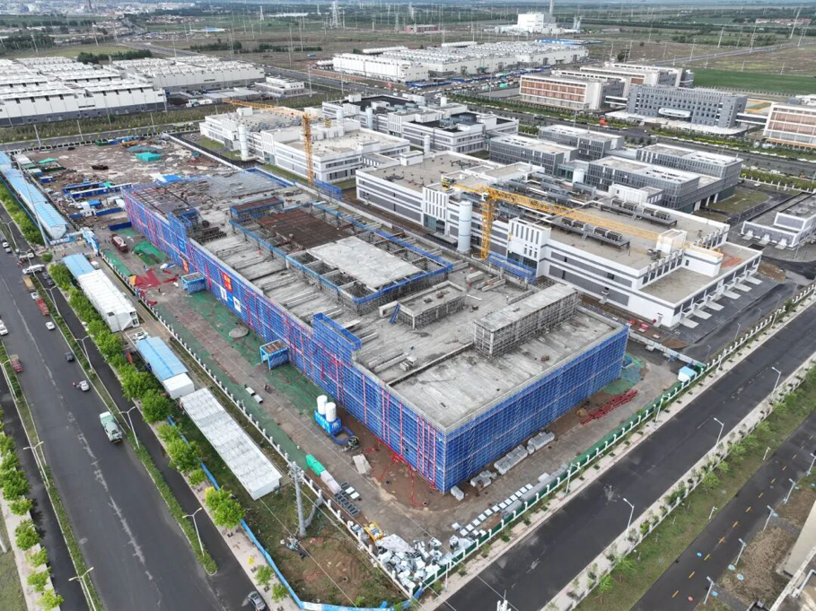 优刻得乌兰察布智算中心又一项目封顶 https://www.nmgsb.com.cn/uploads/other/20260617/20260617e36d19e5f7444969a48ddc502535d550_GnmfshC000039_20260617_CBMFN0A001.png