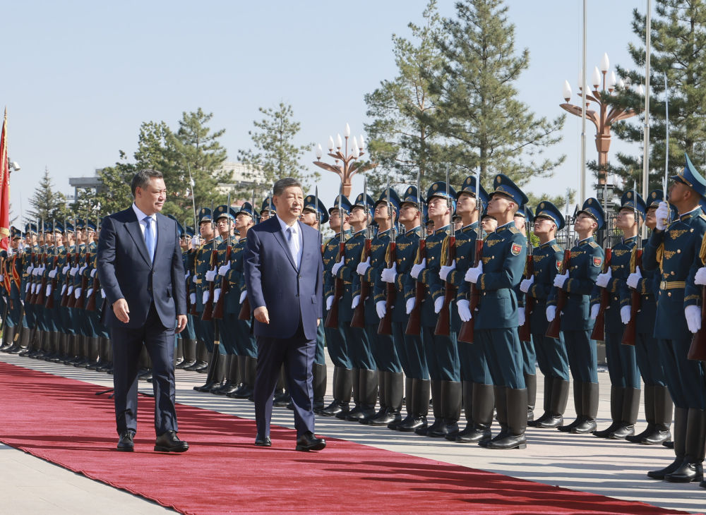 图讯丨习近平同吉尔吉斯斯坦总统扎帕罗夫会谈 图讯丨习近平同吉尔吉斯斯坦总统扎帕罗夫会谈